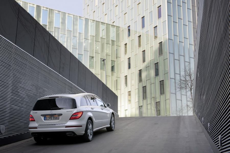  Mercedes-Benz R-Class 2011 года  (фото 59 из 186)